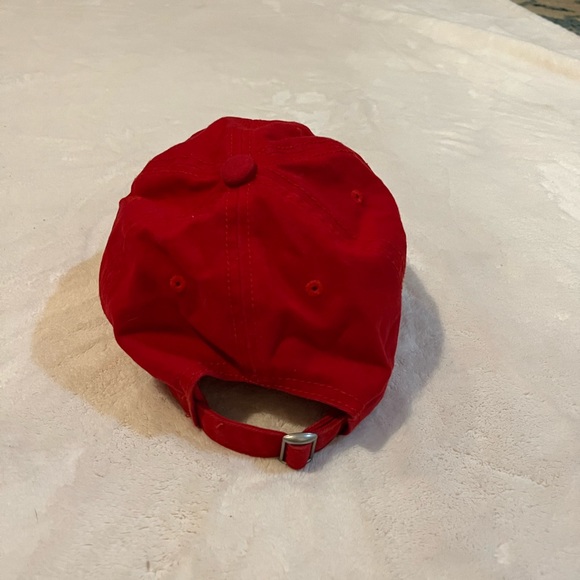 Red Mickey embroidered baseball cap - Picture 2 of 2